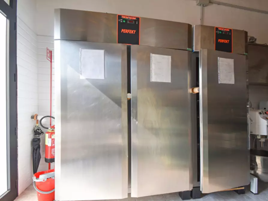 Immagine 14 di Attività commerciale in affitto  a Noceto