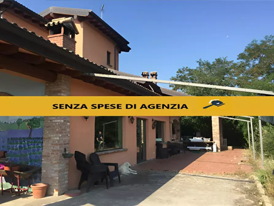 Immagine 1 di Palazzo in vendita  in Localita' Case Olive, 127 a Borgonovo Val Tidone