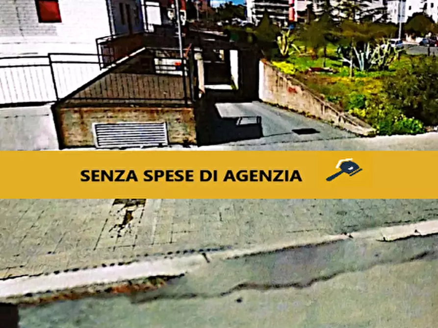 Immagine 1 di Magazzino in vendita  in Via Brennero a Policoro