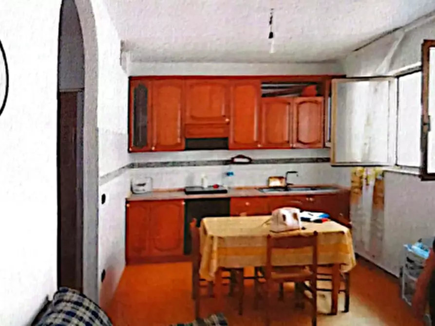 Immagine 2 di Magazzino in vendita  in Via Brennero a Policoro