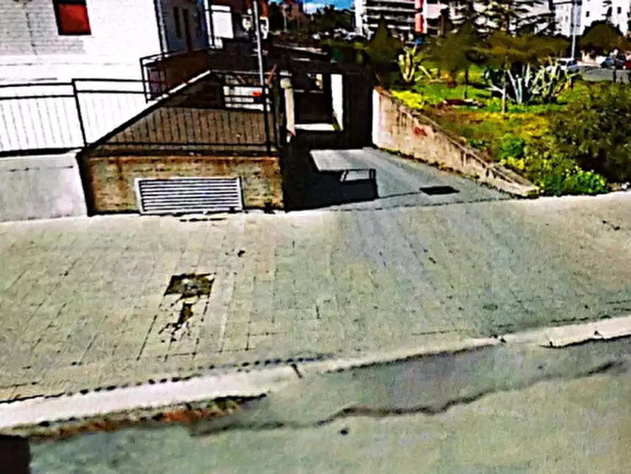 Immagine 12 di Magazzino in vendita  in Via Brennero a Policoro