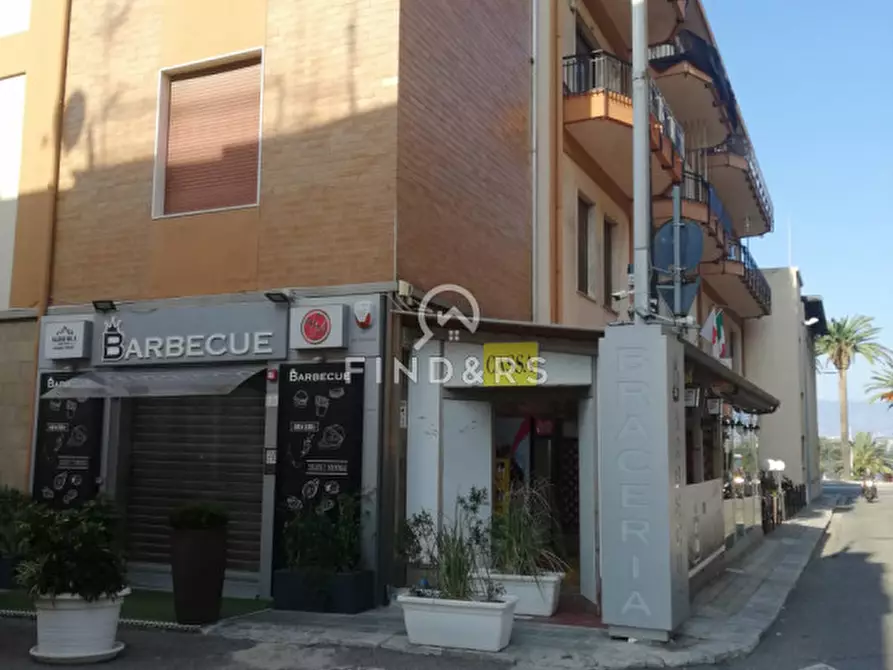 Immagine 1 di Negozio in vendita  in Via Dei Pritanei a Reggio Di Calabria