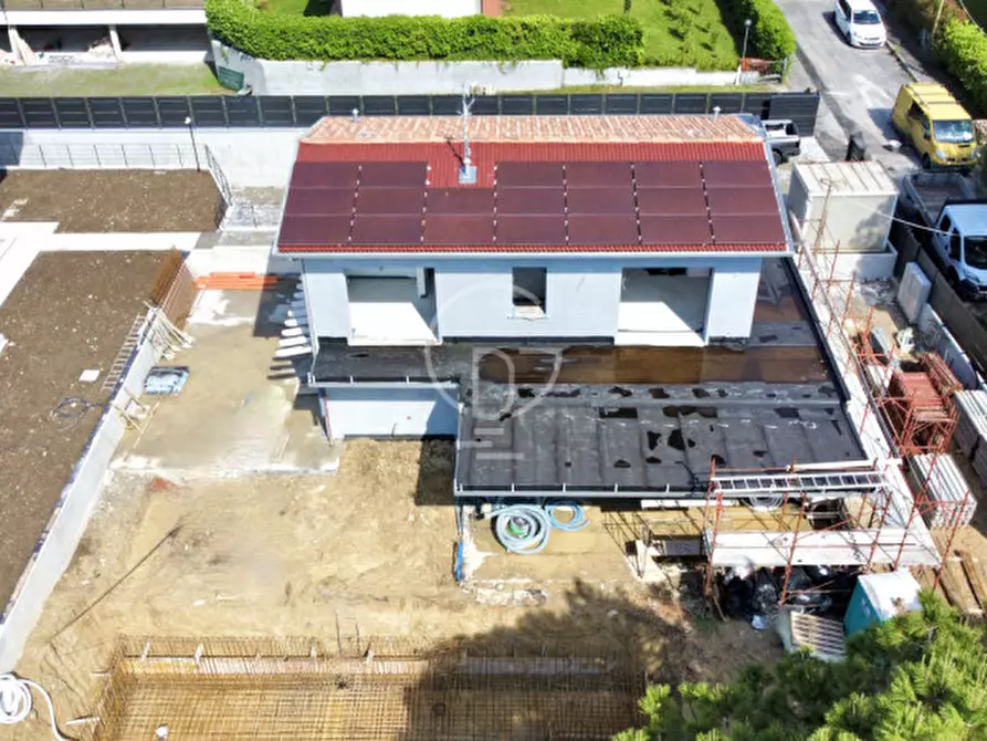 Immagine 8 di Villa in vendita  a Moniga Del Garda