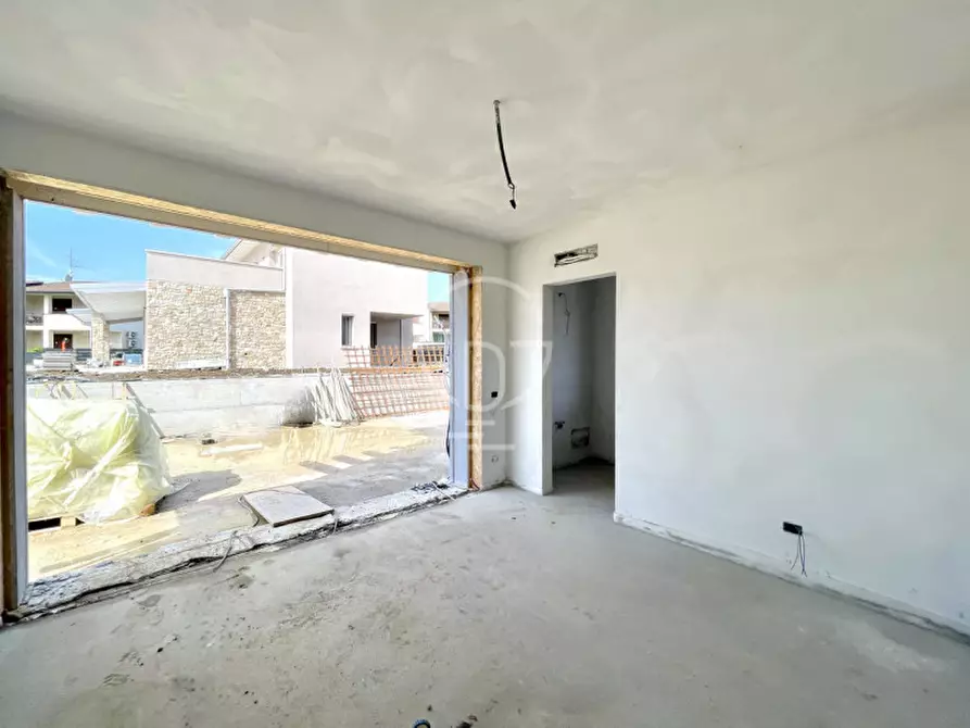 Immagine 18 di Villa in vendita  a Moniga Del Garda
