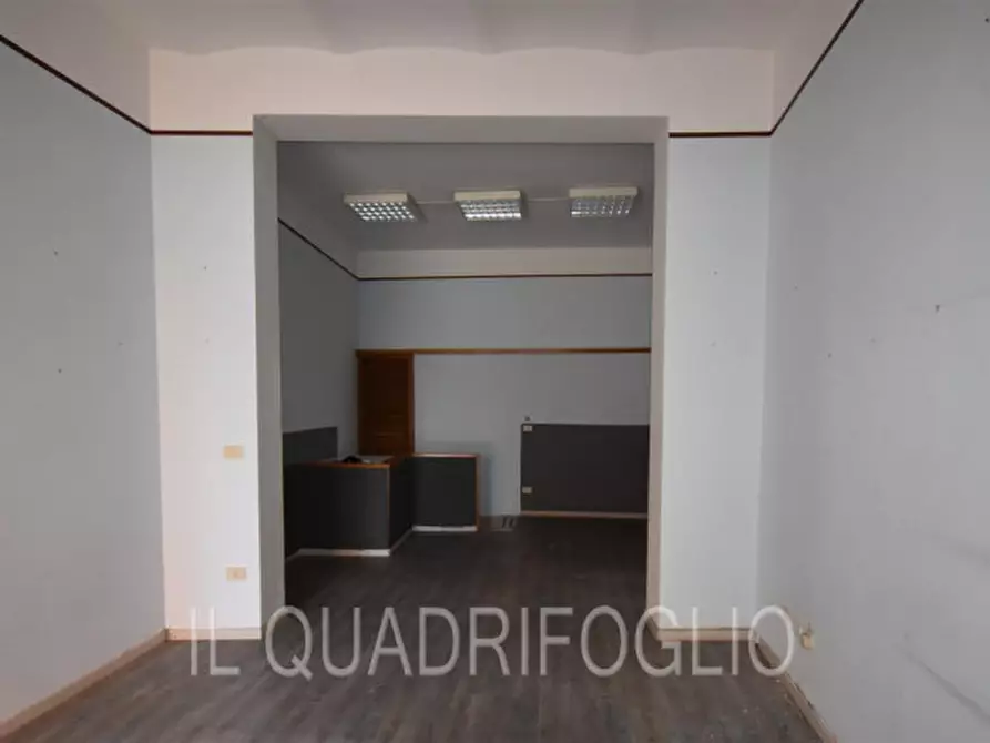 Immagine 2 di Negozio in vendita  a Cesena