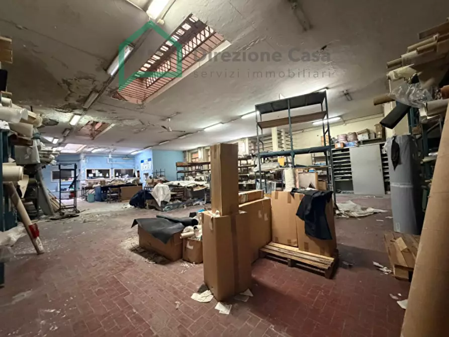 Immagine 7 di Magazzino in vendita  in VIA GENOVA a Napoli