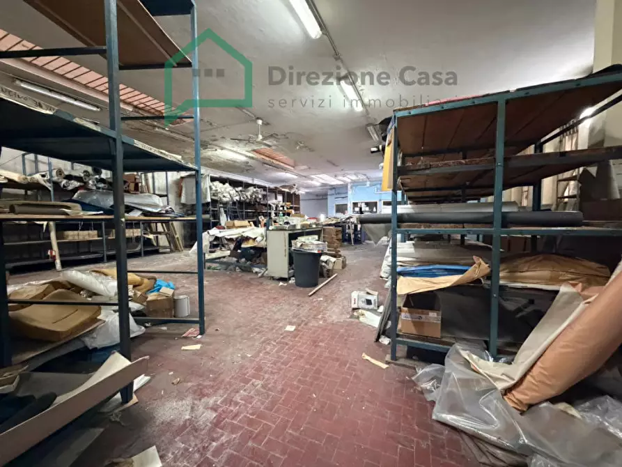 Immagine 9 di Magazzino in vendita  in VIA GENOVA a Napoli