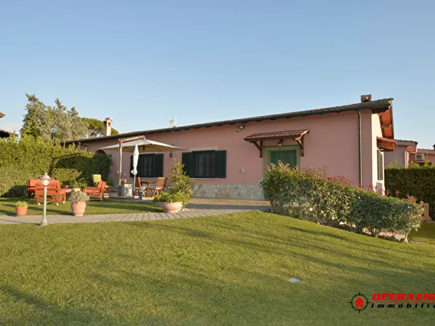 Immagine 6 di Villa in vendita  in via tor di sasso a Roma