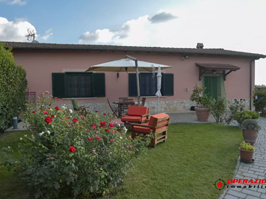 Immagine 8 di Villa in vendita  in via tor di sasso a Roma