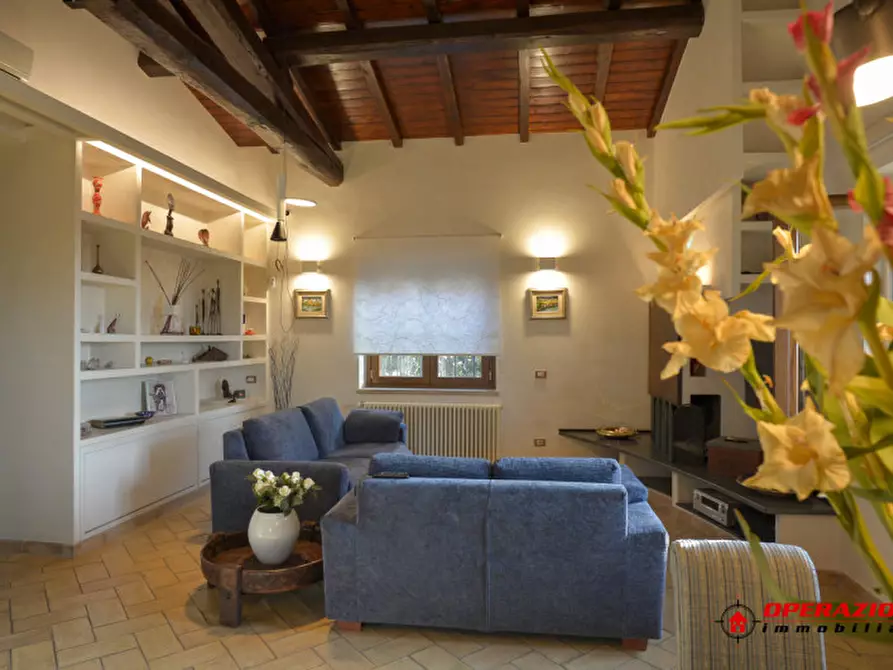 Immagine 14 di Villa in vendita  in via tor di sasso a Roma