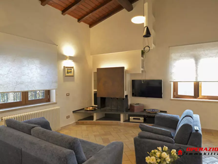 Immagine 15 di Villa in vendita  in via tor di sasso a Roma