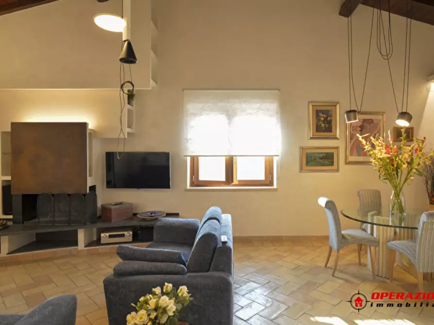 Immagine 17 di Villa in vendita  in via tor di sasso a Roma