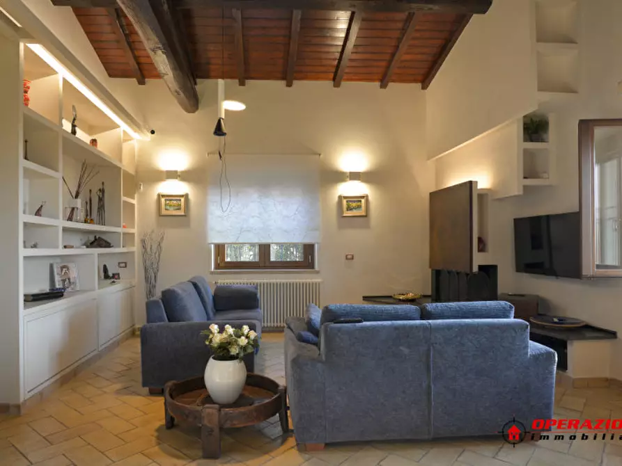 Immagine 19 di Villa in vendita  in via tor di sasso a Roma