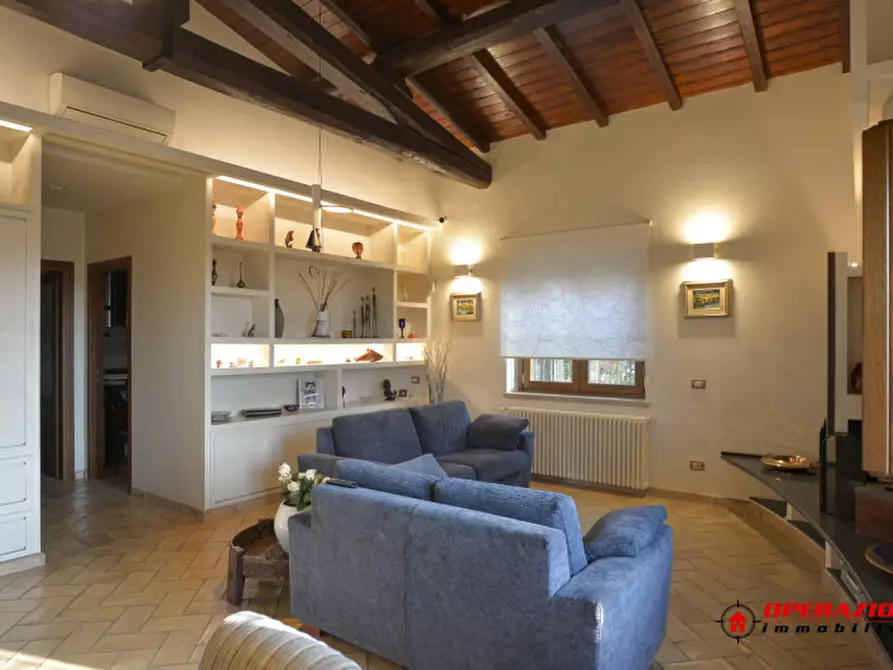 Immagine 20 di Villa in vendita  in via tor di sasso a Roma