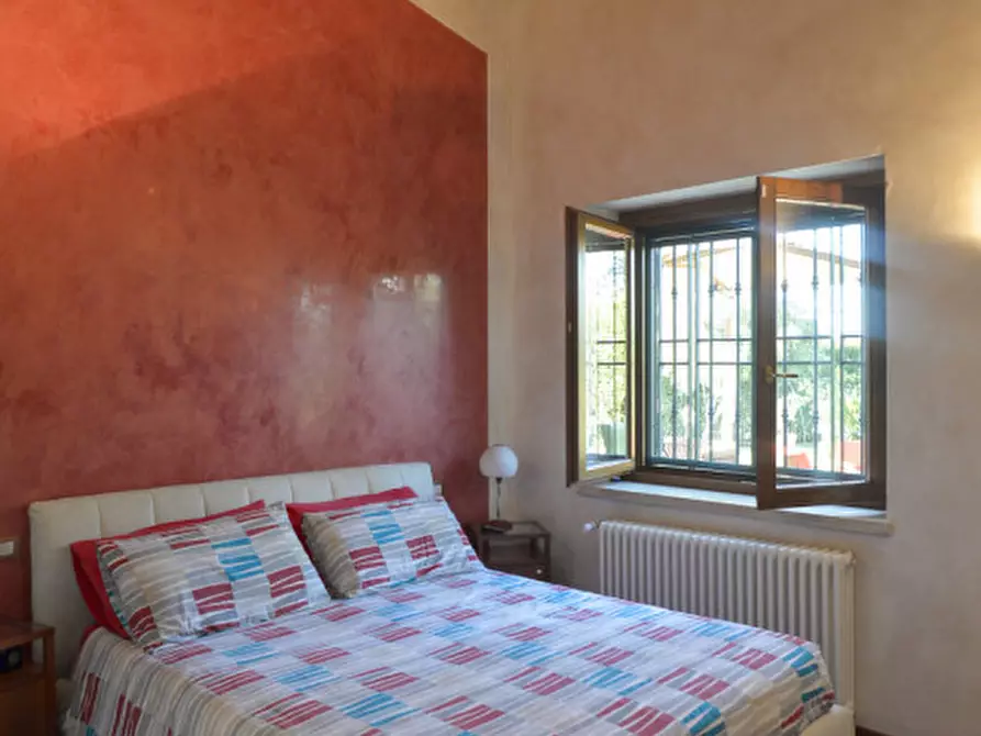 Immagine 28 di Villa in vendita  in via tor di sasso a Roma