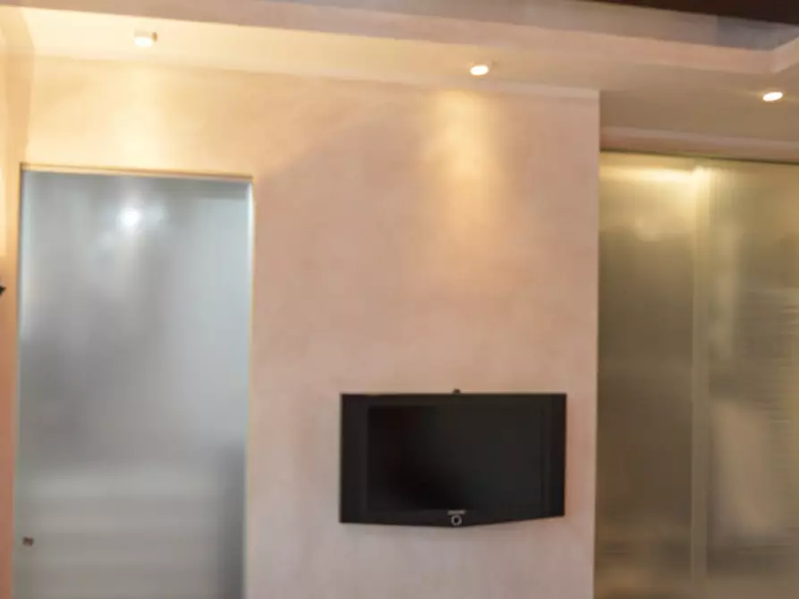 Immagine 31 di Villa in vendita  in via tor di sasso a Roma