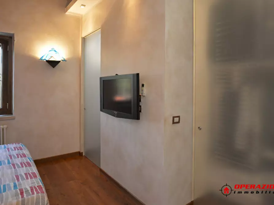 Immagine 32 di Villa in vendita  in via tor di sasso a Roma