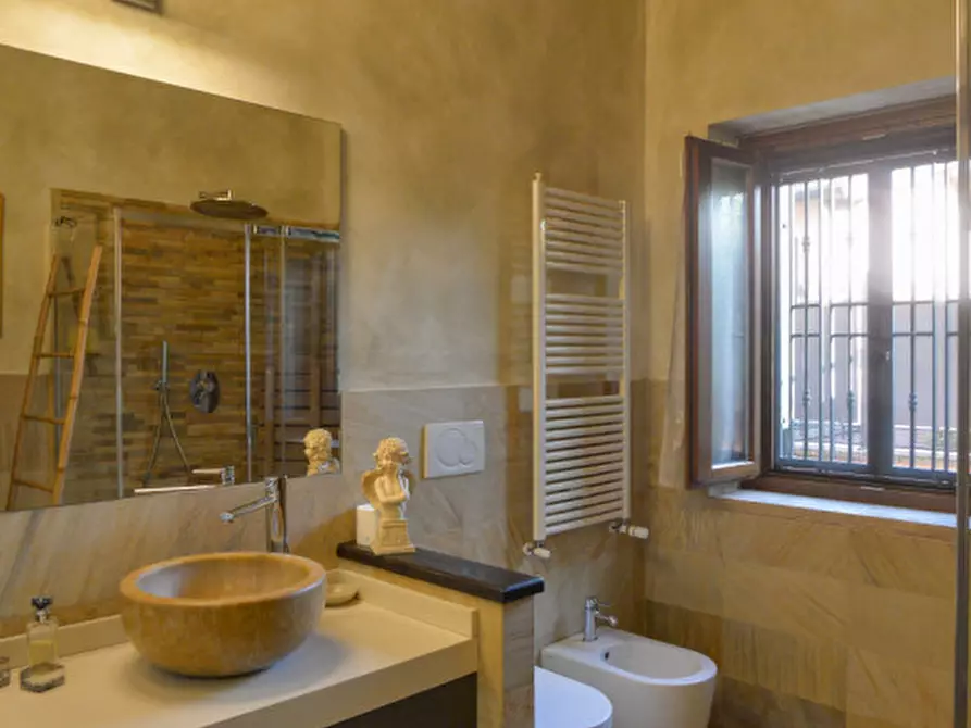 Immagine 36 di Villa in vendita  in via tor di sasso a Roma