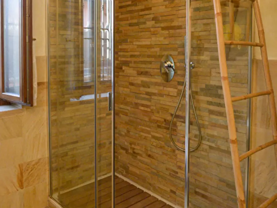 Immagine 38 di Villa in vendita  in via tor di sasso a Roma