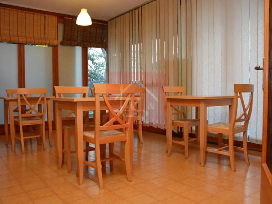 Immagine 4 di Palazzo in vendita  in Viale Croce del Sud 7 a Grado