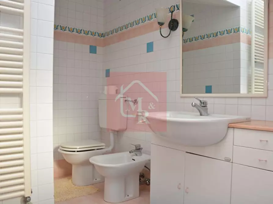 Immagine 29 di Palazzo in vendita  in Viale Croce del Sud 7 a Grado