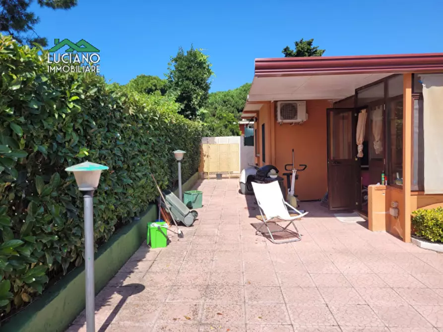 Immagine 2 di Villa in vendita  in SP 272 a Cellole