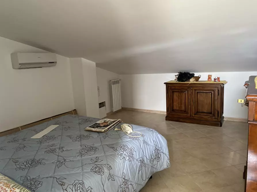 Immagine 32 di Casa quadrifamiliare in vendita  in VIA MONTE CREMASCO a Roma