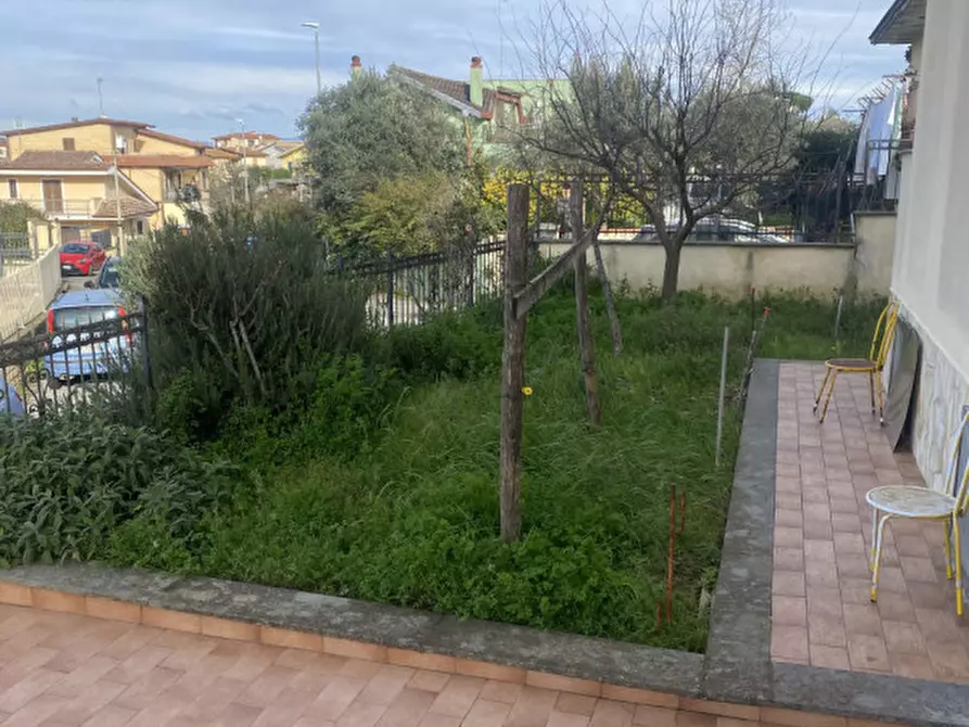 Immagine 44 di Casa quadrifamiliare in vendita  in VIA MONTE CREMASCO a Roma