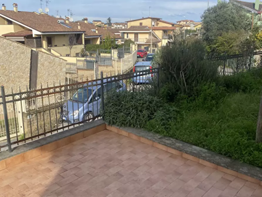 Immagine 49 di Casa quadrifamiliare in vendita  in VIA MONTE CREMASCO a Roma