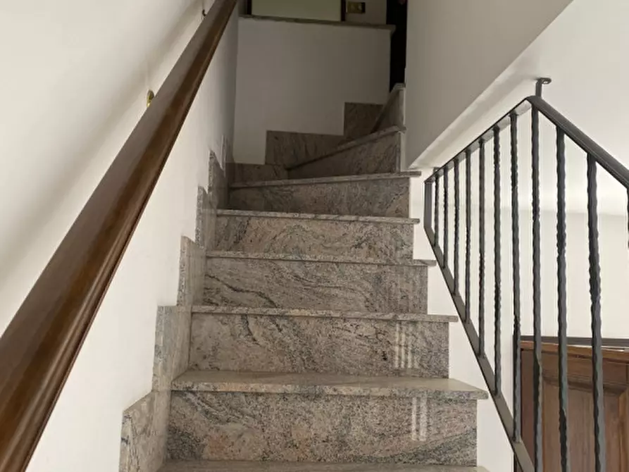 Immagine 50 di Casa quadrifamiliare in vendita  in VIA MONTE CREMASCO a Roma