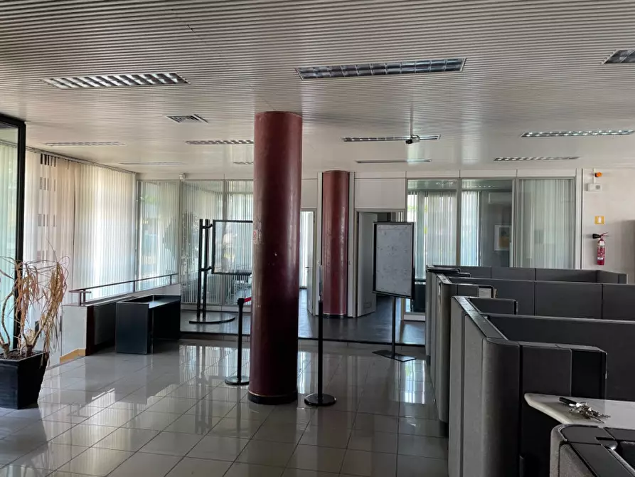 Immagine 13 di Negozio in affitto  in Via Statale 467 N° 123 a Casalgrande