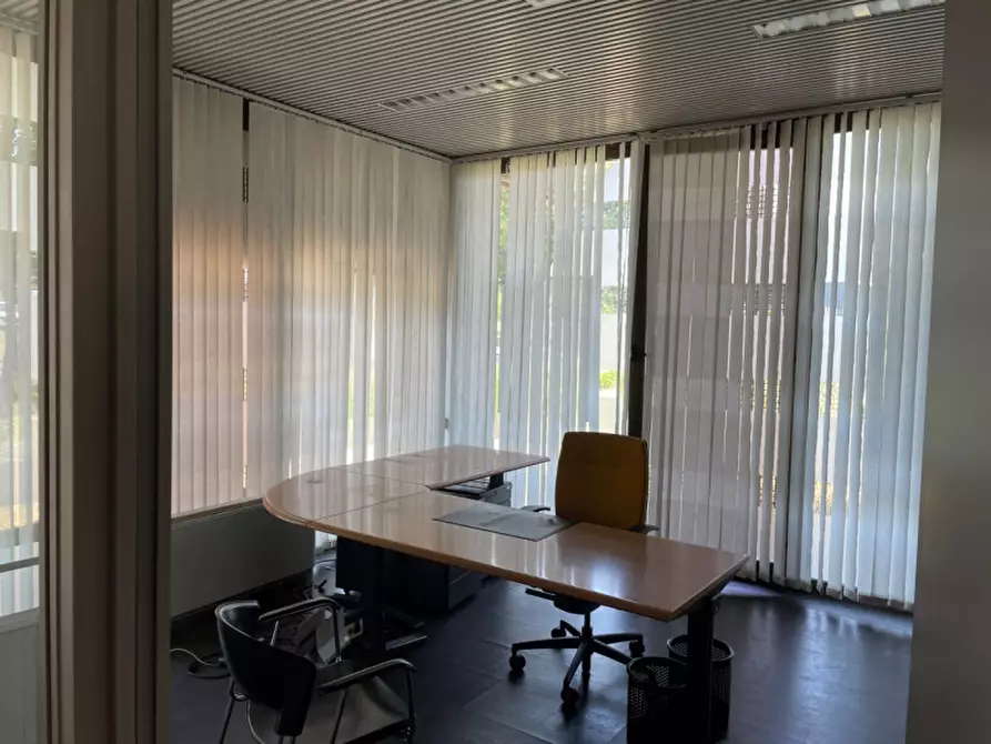 Immagine 14 di Negozio in affitto  in Via Statale 467 N° 123 a Casalgrande