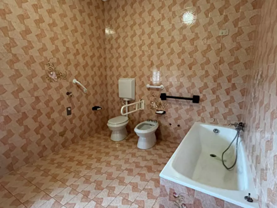 Immagine 2 di Casa indipendente in affitto  a Lendinara