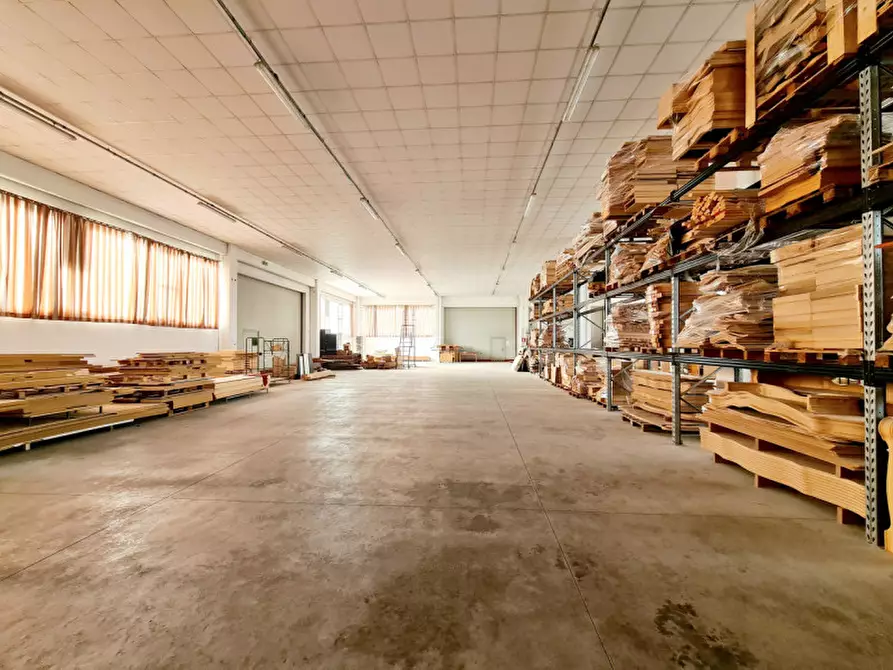 Immagine 2 di Capannone industriale in vendita  in VIA RONDELLO a Urbana