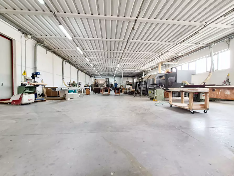 Immagine 3 di Capannone industriale in vendita  in VIA RONDELLO a Urbana