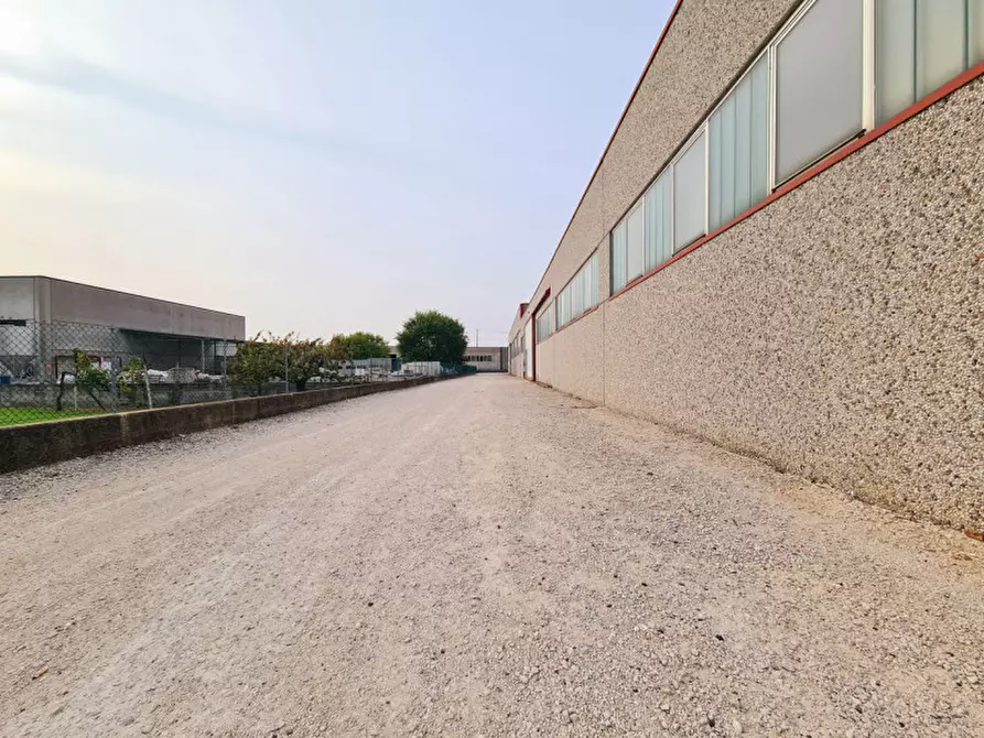 Immagine 4 di Capannone industriale in vendita  in VIA RONDELLO a Urbana