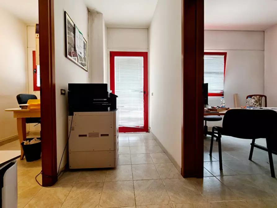 Immagine 6 di Capannone industriale in vendita  in VIA RONDELLO a Urbana