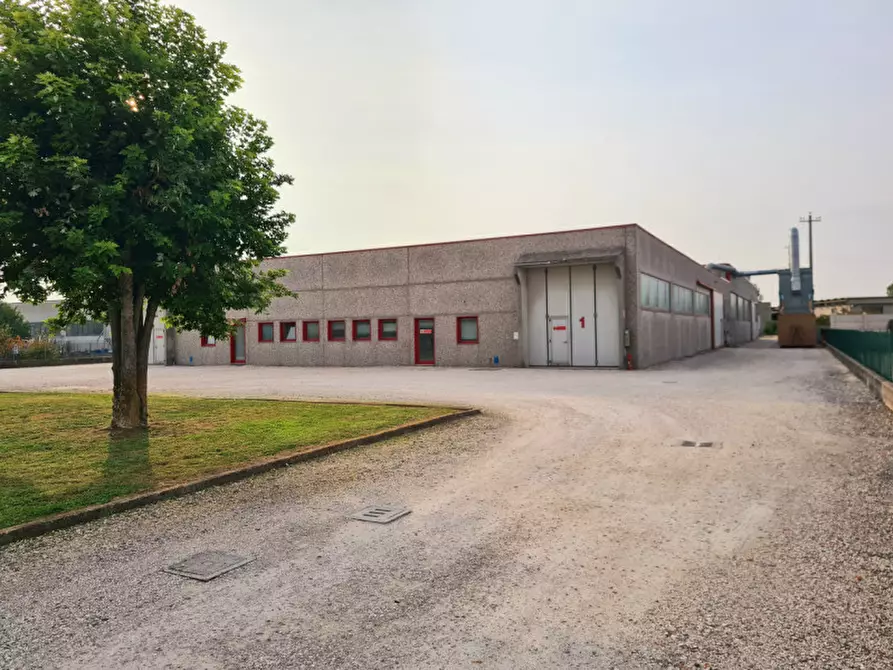 Immagine 13 di Capannone industriale in vendita  in VIA RONDELLO a Urbana