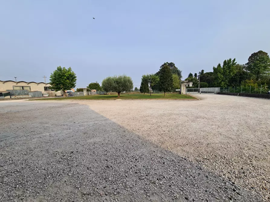 Immagine 16 di Capannone industriale in vendita  in VIA RONDELLO a Urbana