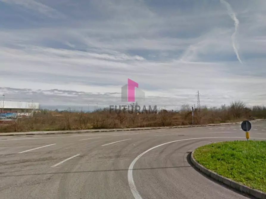 Immagine 9 di Terreno in vendita  in viale dell'industria a Piazzola Sul Brenta