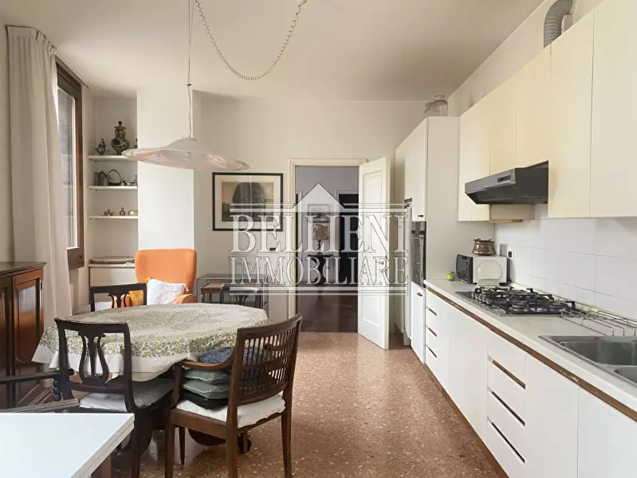 Immagine 2 di Appartamento in vendita  in Contra' Piazza del Castello a Vicenza