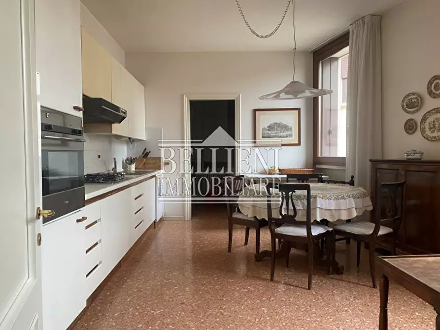 Immagine 8 di Appartamento in vendita  in Contra' Piazza del Castello a Vicenza