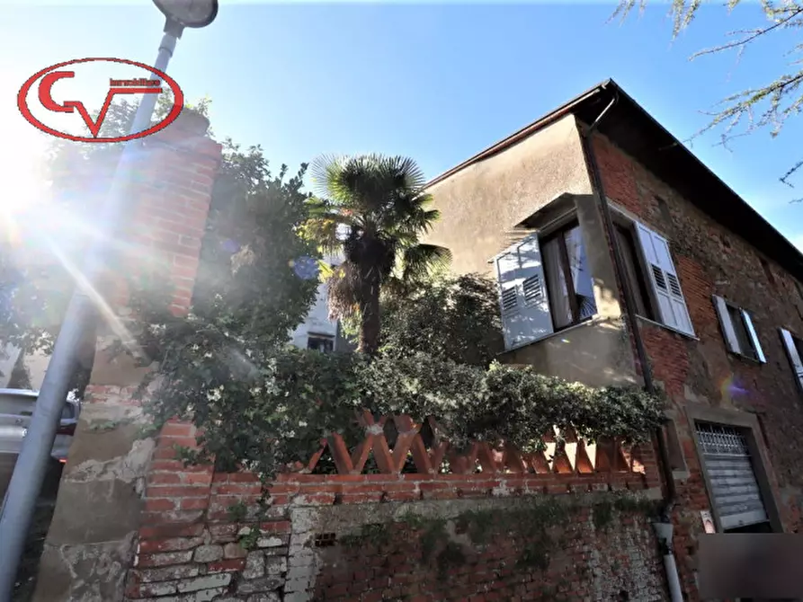 Immagine 1 di Casa indipendente in vendita  in moncioni a Montevarchi