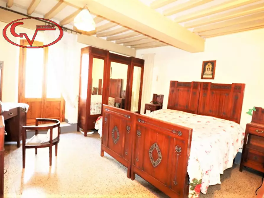 Immagine 15 di Casa indipendente in vendita  in moncioni a Montevarchi