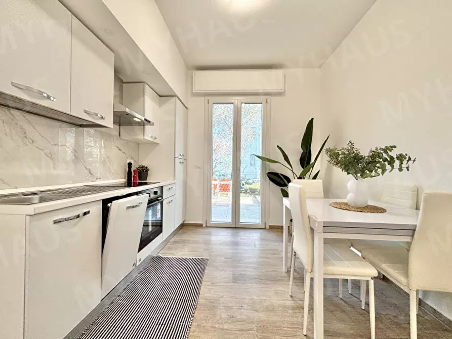 Immagine 1 di Appartamento in vendita  in viale raffaello sanzio 3 a Cesenatico