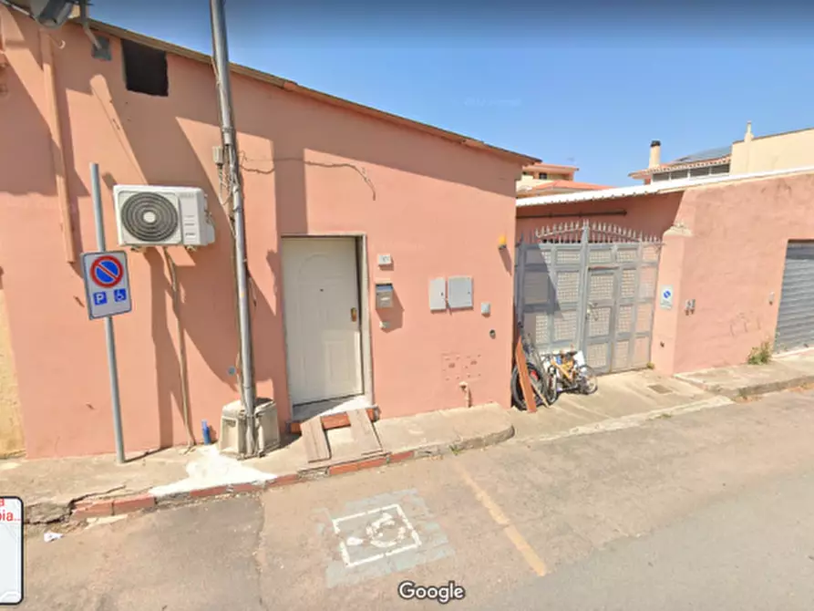 Immagine 1 di Magazzino in vendita  in Via Benevento a Olbia