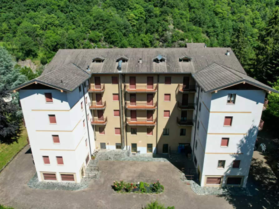 Immagine 1 di Hotel in vendita  in Via Schivardi 75 a Corteno Golgi