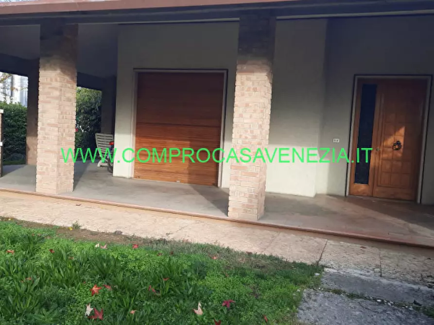 Immagine 4 di Villa in vendita  in via bonisiolo a Casale Sul Sile