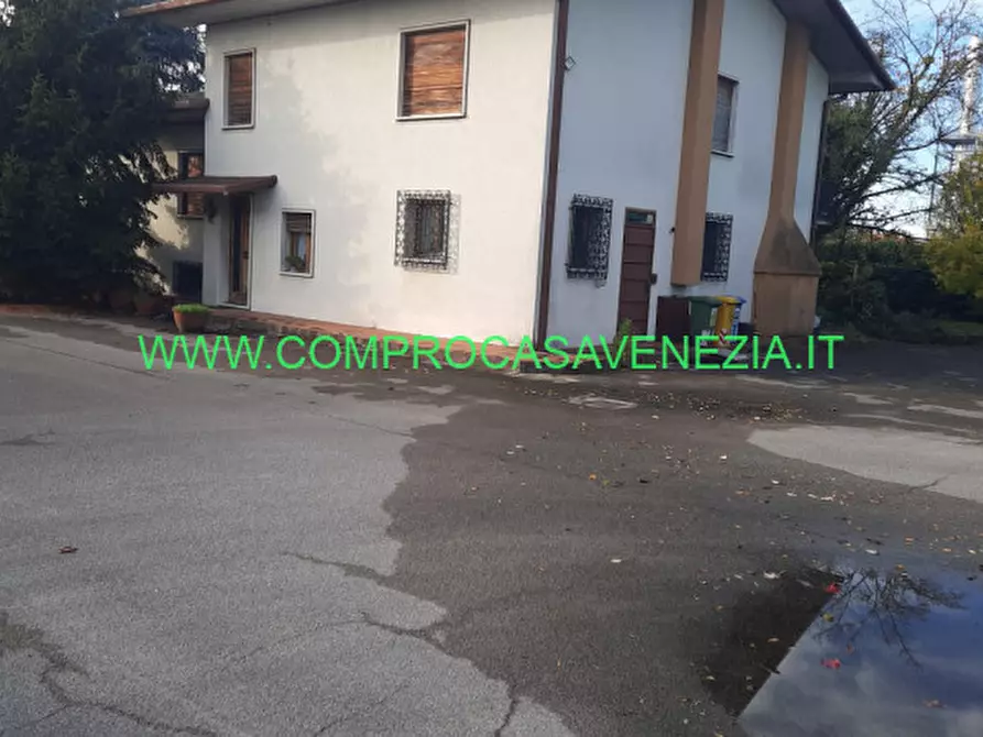 Immagine 11 di Villa in vendita  in via bonisiolo a Casale Sul Sile