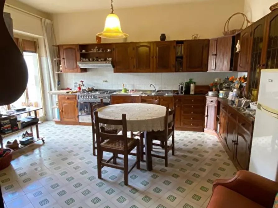 Immagine 3 di Appartamento in vendita  in VIALE MEDAGLIE D'ORO a Modica